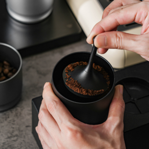 Coffee powder dispenser with lid, coffee grinder powder cup, 58mm anti-flying powder cloth powder cup, aluminum alloy handle powder cup - Image 4